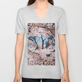 New York City cherry blossom trees during spring in Central Park V Neck T Shirt