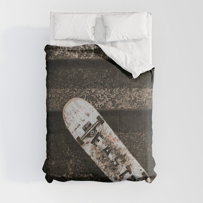 Grungy Skateboard (Color) Comforter