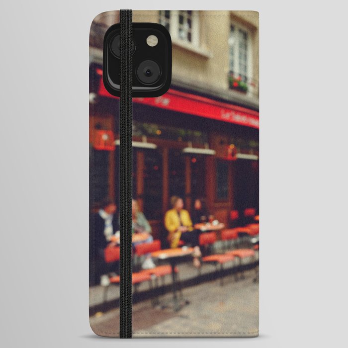 Unfocused Paris Nº1 | Place du Tertre, Montmartre | Out of focus photography iPhone Wallet Case