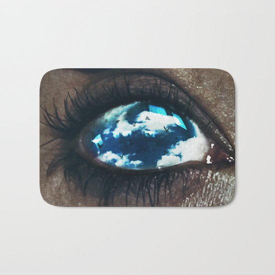 Ojos color cielo Bath Mat