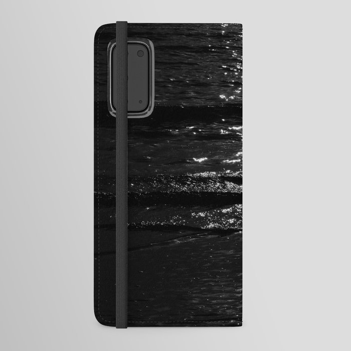 Calm Black and White Ocean Waves Android Wallet Case