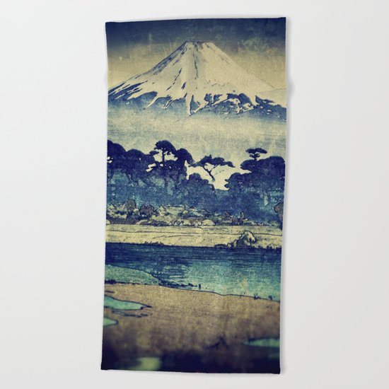 Staying at Yugen Beach Towel