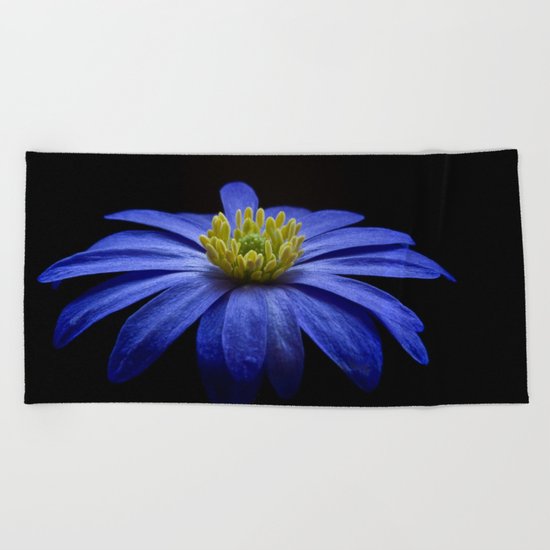 Balkan Anemone Beach Towel