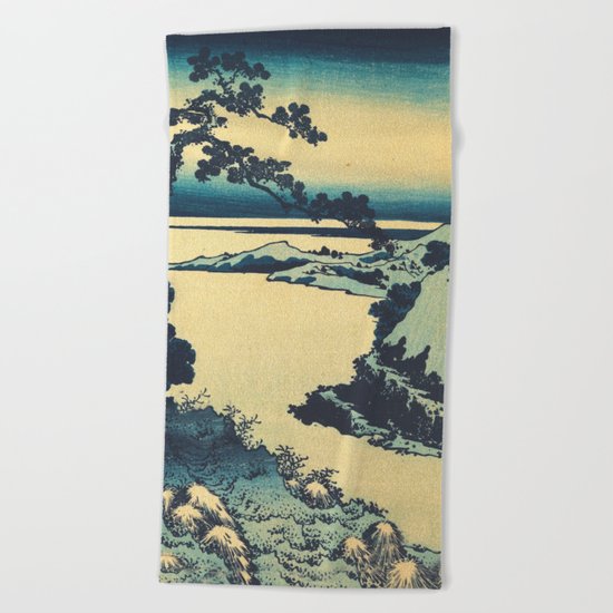 Looking Right at Hine Beach Towel