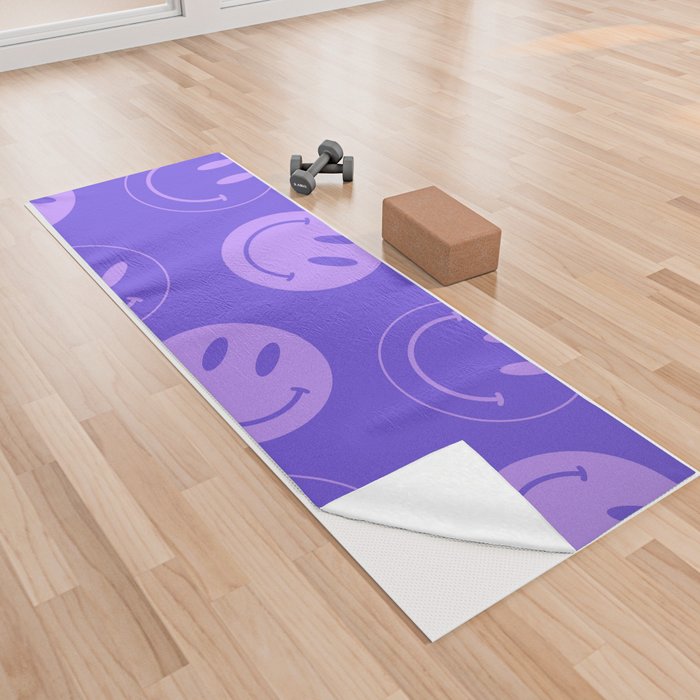 Large Very Peri Retro Smiley Face - Purple Pastel Aesthetic Yoga Towel