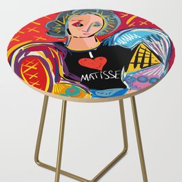 Portrait of a girl with a shirt "I Love Matisse" Side Table