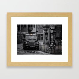Taxi-taxi Framed Art Print