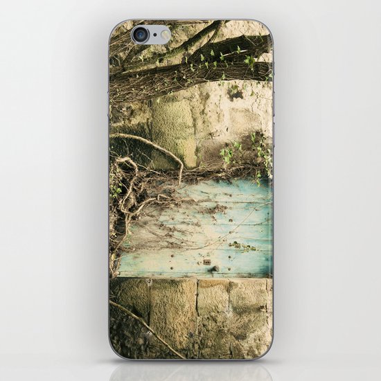 Puerta azul iPhone & iPod Skin