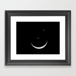 Conjunción Luna & Venus Framed Art Print