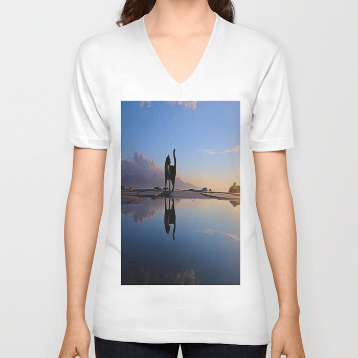 cat and water V Neck T Shirt