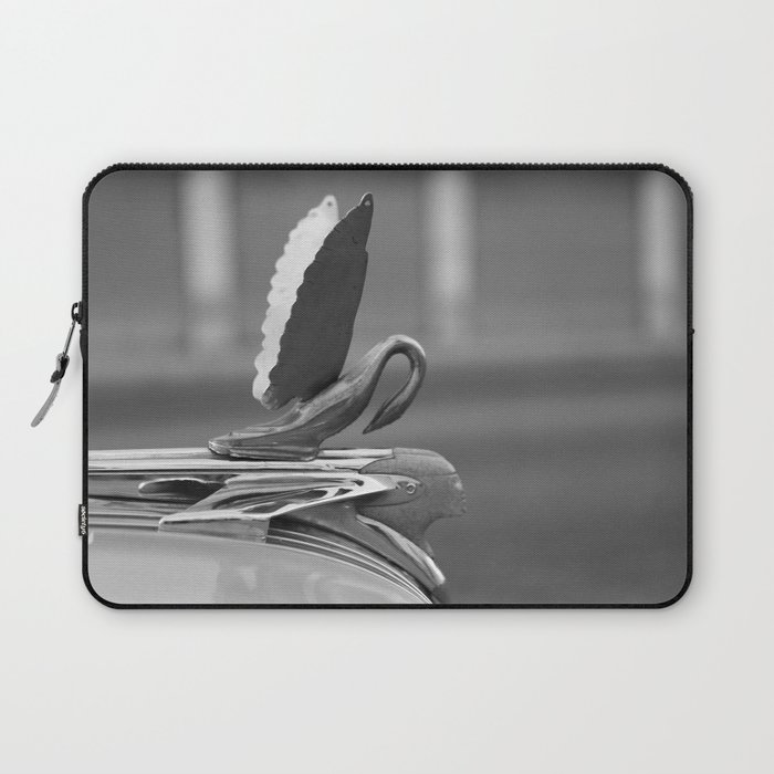 Cuba Car - Photography black & white Laptop Sleeve